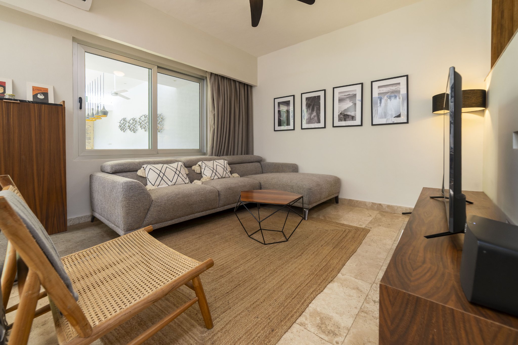 Casa 3 recámaras en La Joya con amplia terraza exterior 28