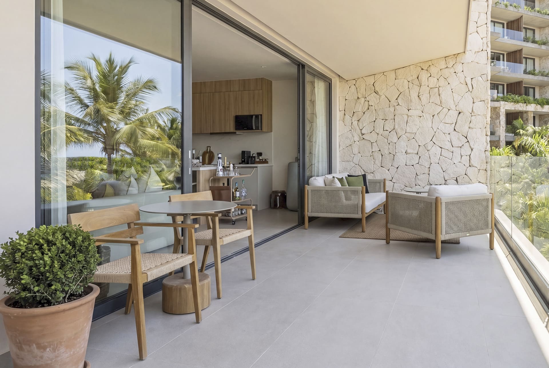 Departamentos de 1 y 2 recámaras en Xcalacoco con club de playa privado 9